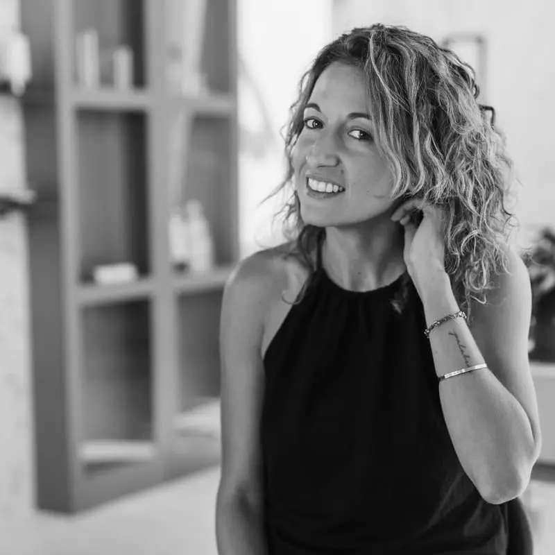 Elena Escura